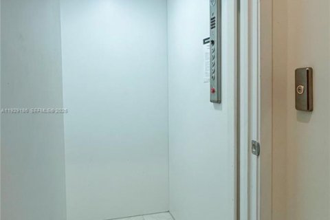 Touwnhouse à vendre à Doral, Floride: 3 chambres, 259.1 m2 № 2034816 - photo 6