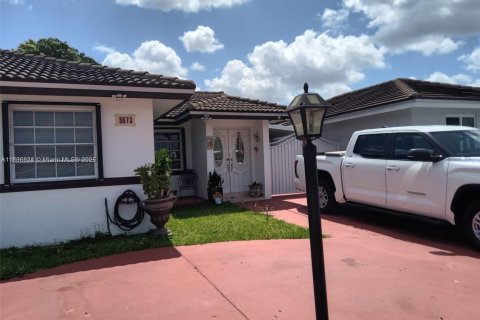 Villa ou maison à vendre à Miami, Floride: 3 chambres, 123 m2 № 1742349 - photo 2