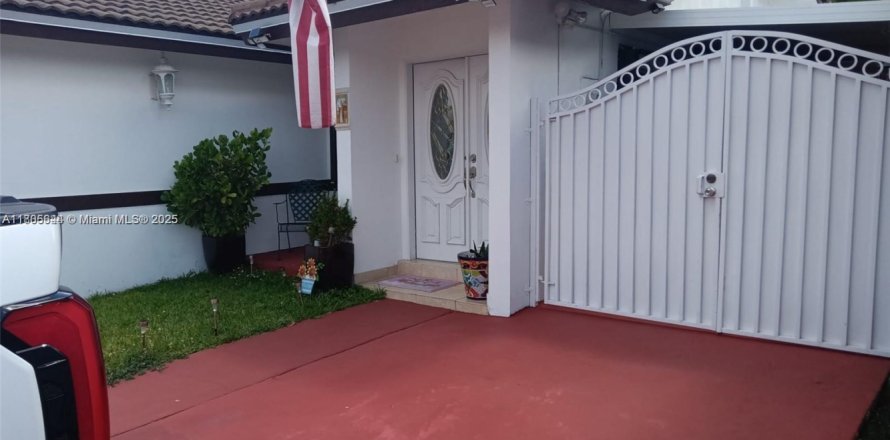 Villa ou maison à Miami, Floride 3 chambres, 123 m2 № 1742349