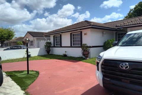 Villa ou maison à vendre à Miami, Floride: 3 chambres, 123 m2 № 1742349 - photo 3