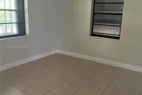 House in Homestead, Florida 3 bedrooms, 103.68 sq.m. № 2031338 - photo 8