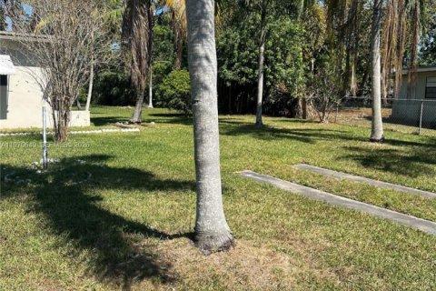 House in Homestead, Florida 3 bedrooms, 103.68 sq.m. № 2031338 - photo 3