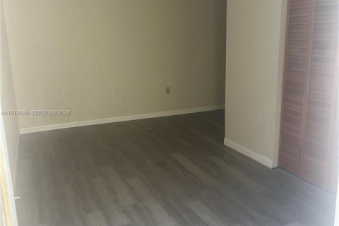 House in Homestead, Florida 3 bedrooms, 103.68 sq.m. № 2031338 - photo 11