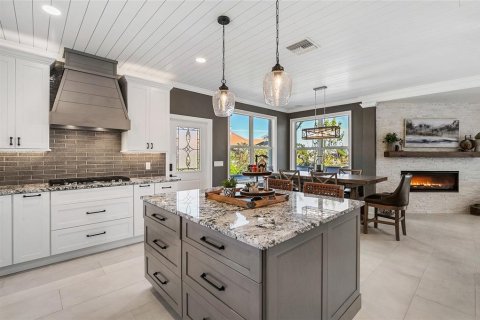 House in Port Charlotte, Florida 5 bedrooms, 494.61 sq.m. № 1608991 - photo 27