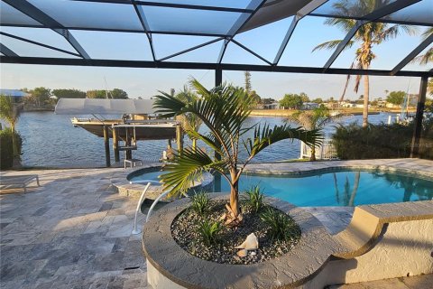 House in Port Charlotte, Florida 5 bedrooms, 494.61 sq.m. № 1608991 - photo 5