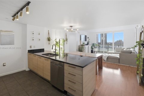 Condominio en venta en Miami, Florida, 2 dormitorios, 116.69 m2 № 1964202 - foto 10