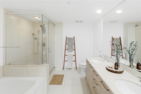 Condominio en venta en Miami, Florida, 2 dormitorios, 116.69 m2 № 1964202 - foto 16