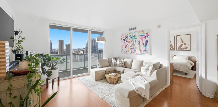 Condominio en Miami, Florida, 2 dormitorios  № 1964202