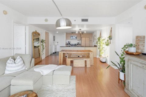 Condominio en venta en Miami, Florida, 2 dormitorios, 116.69 m2 № 1964202 - foto 4