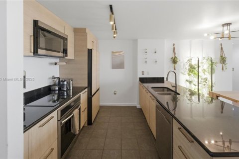 Condominio en venta en Miami, Florida, 2 dormitorios, 116.69 m2 № 1964202 - foto 9