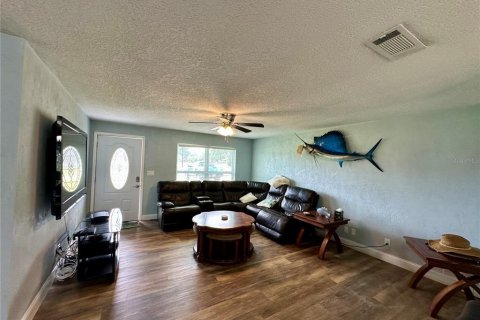 Villa ou maison à vendre à Astor, Floride: 3 chambres, 104.05 m2 № 1902111 - photo 5