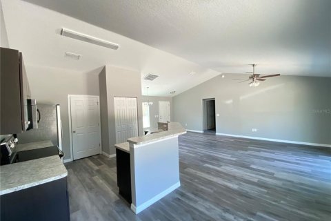 Villa ou maison à louer à Ocala, Floride: 3 chambres, 131.55 m2 № 2433607 - photo 6