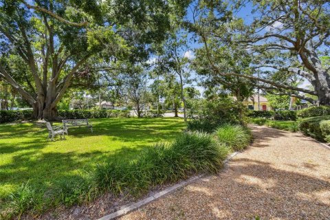 House in Saint Petersburg, Florida 3 bedrooms, 288.65 sq.m. № 1873827 - photo 28
