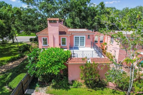 House in Saint Petersburg, Florida 3 bedrooms, 288.65 sq.m. № 1873827 - photo 30