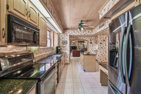 House in Saint Petersburg, Florida 3 bedrooms, 288.65 sq.m. № 1873827 - photo 10