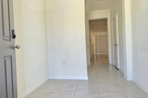 Adosado en alquiler en Howey-in-the-Hills, Florida, 3 dormitorios, 155.43 m2 № 2106759 - foto 4