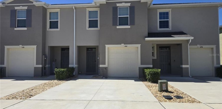Adosado en Howey-in-the-Hills, Florida 3 dormitorios, 155.43 m2 № 2106759