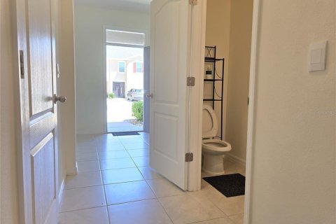 Adosado en alquiler en Howey-in-the-Hills, Florida, 3 dormitorios, 155.43 m2 № 2106759 - foto 8