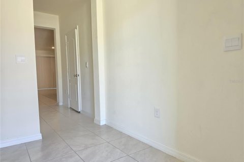 Adosado en alquiler en Howey-in-the-Hills, Florida, 3 dormitorios, 155.43 m2 № 2106759 - foto 5