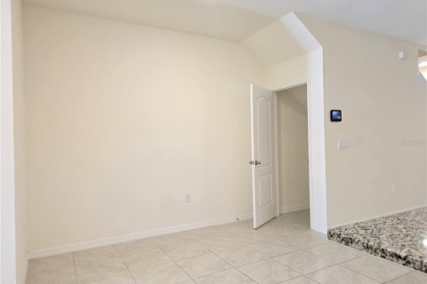 Adosado en alquiler en Howey-in-the-Hills, Florida, 3 dormitorios, 155.43 m2 № 2106759 - foto 15