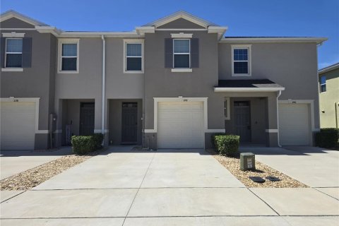 Adosado en alquiler en Howey-in-the-Hills, Florida, 3 dormitorios, 155.43 m2 № 2106759 - foto 2