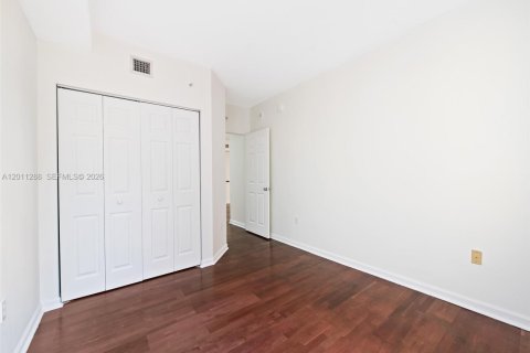 Condominio en venta en Sunny Isles Beach, Florida, 2 dormitorios, 95.13 m2 № 2076672 - foto 12