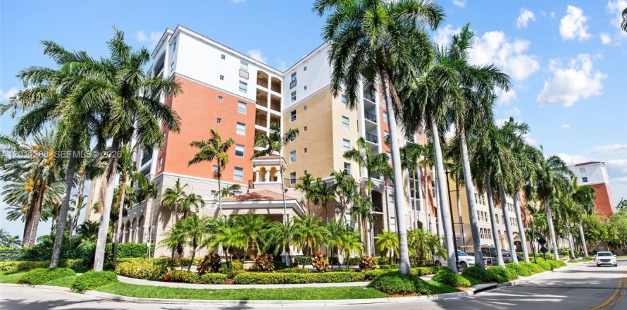Condominio en Sunny Isles Beach, Florida, 2 dormitorios  № 2076672