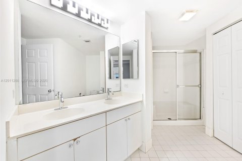 Condominio en venta en Sunny Isles Beach, Florida, 2 dormitorios, 95.13 m2 № 2076672 - foto 11