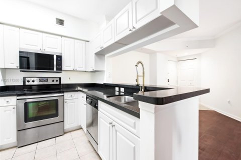 Condominio en venta en Sunny Isles Beach, Florida, 2 dormitorios, 95.13 m2 № 2076672 - foto 7
