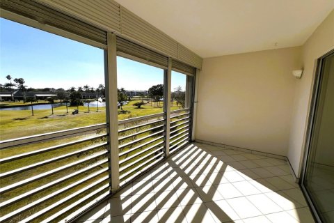 Condo in Coconut Creek, Florida, 2 bedrooms  № 2250063 - photo 6