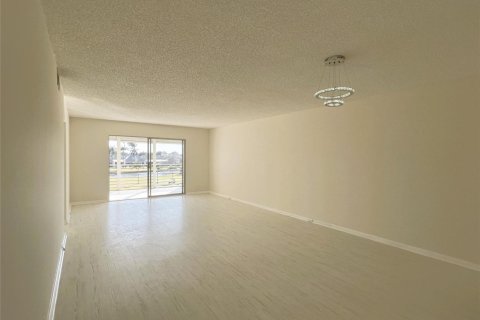 Condo in Coconut Creek, Florida, 2 bedrooms  № 2250063 - photo 29