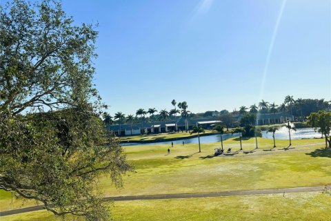Condo in Coconut Creek, Florida, 2 bedrooms  № 2250063 - photo 14