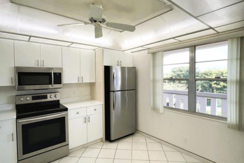 Condo in Coconut Creek, Florida, 2 bedrooms  № 2250063 - photo 27