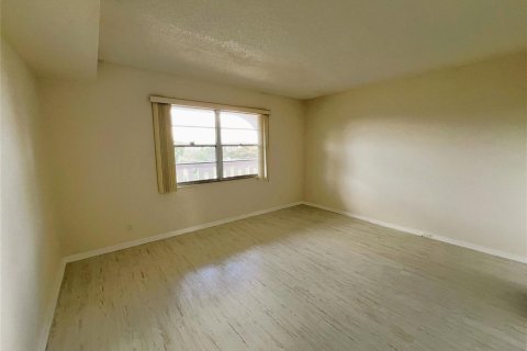 Condo in Coconut Creek, Florida, 2 bedrooms  № 2250063 - photo 19