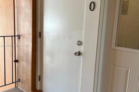 Condo in South Miami, Florida, 1 bedroom  № 2041809