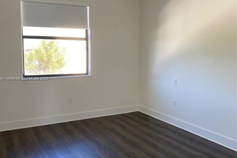 Touwnhouse à louer à Miami, Floride: 3 chambres, 155.89 m2 № 2044212 - photo 4