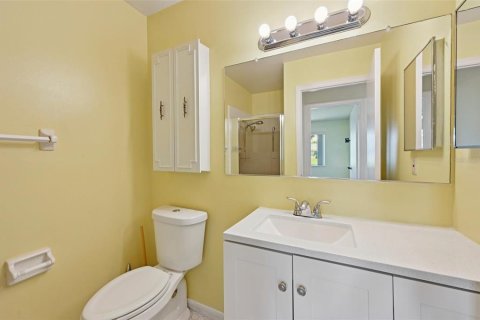Condo in Sun City Center, Florida, 2 bedrooms  № 1844419 - photo 22