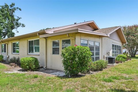 Condo in Sun City Center, Florida, 2 bedrooms  № 1844419 - photo 30