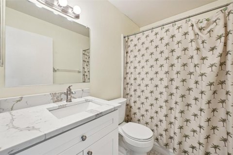 Condo in Sun City Center, Florida, 2 bedrooms  № 1844419 - photo 17
