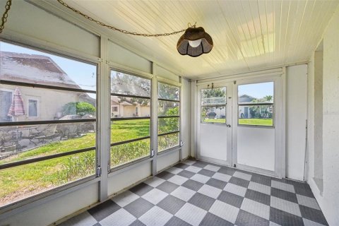 Condo in Sun City Center, Florida, 2 bedrooms  № 1844419 - photo 26