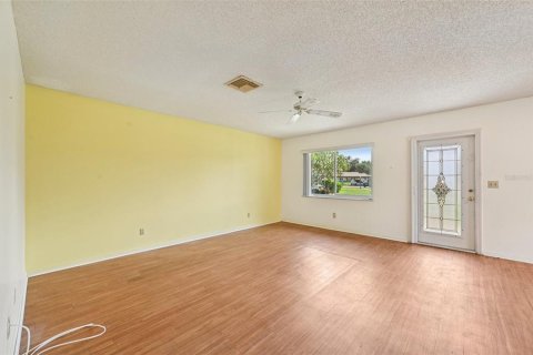 Condo in Sun City Center, Florida, 2 bedrooms  № 1844419 - photo 7
