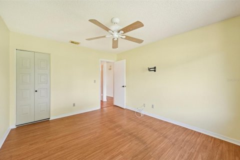 Condo in Sun City Center, Florida, 2 bedrooms  № 1844419 - photo 16