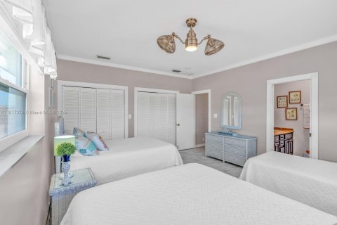 House in Marathon, Florida 6 bedrooms, 306.21 sq.m. № 1776338 - photo 2