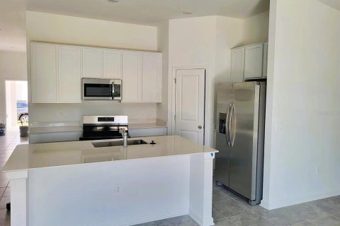Villa ou maison à louer à Kissimmee, Floride: 3 chambres, 144.46 m2 № 1801802 - photo 3