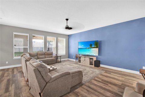 House in Minneola, Florida 4 bedrooms, 266.26 sq.m. № 1911281 - photo 10