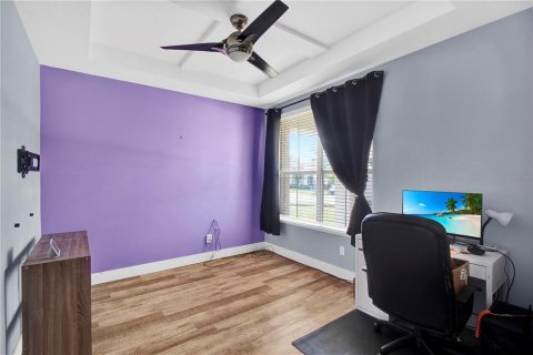 House in Minneola, Florida 4 bedrooms, 266.26 sq.m. № 1911281 - photo 12