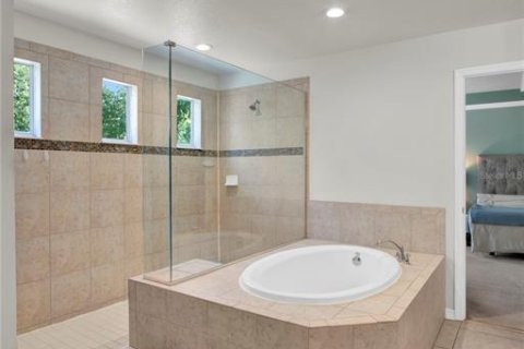 House in Minneola, Florida 4 bedrooms, 266.26 sq.m. № 1911281 - photo 17