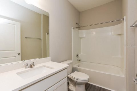 Villa ou maison à louer à Ruskin, Floride: 4 chambres, 212.65 m2 № 2427269 - photo 15