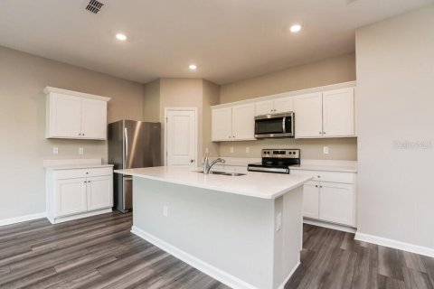 Villa ou maison à louer à Ruskin, Floride: 4 chambres, 212.65 m2 № 2427269 - photo 6