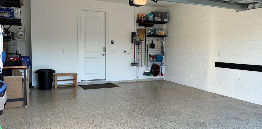 House in Vero Beach, Florida 2 bedrooms, 146.51 sq.m. № 1231288